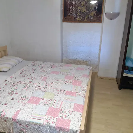 Apartment Iska *