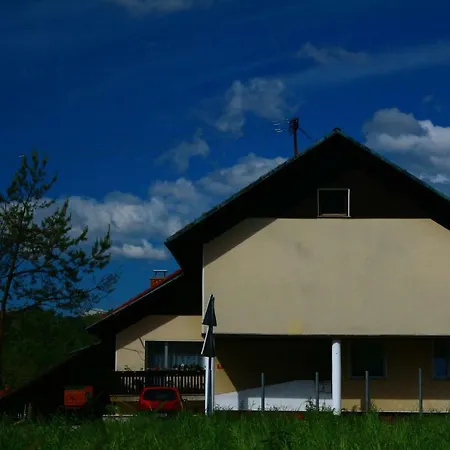 Iska Apartment *